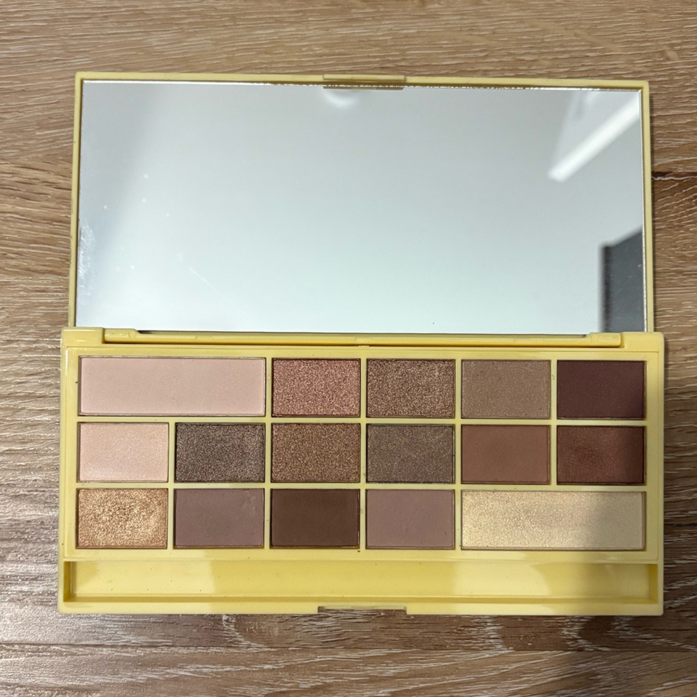 Eyeshadow Palette *3 Piece Featuring: Too Faced Sweet Peach, Tarte, & Revolution - Picture 8 of 13